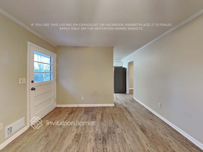 Building Photo - 686 Rollingwood Pl