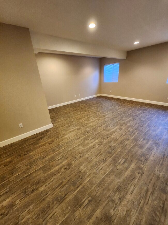 Building Photo - 756 Three Forks Dr