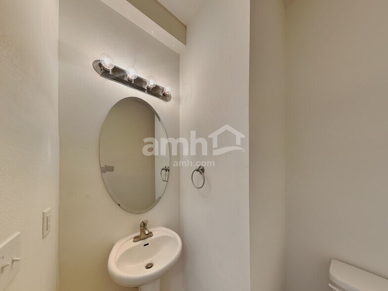 Building Photo - 11621 Winterset Cove Drive