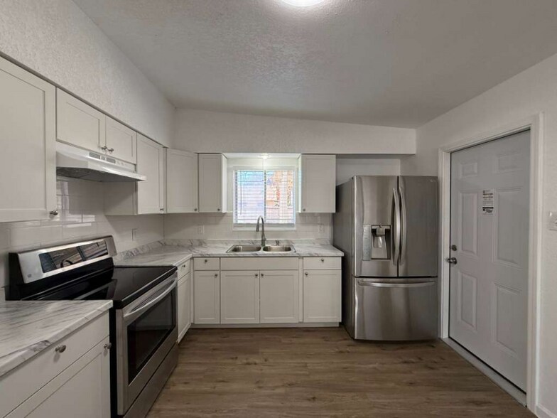 Building Photo - 2934 Hatton St