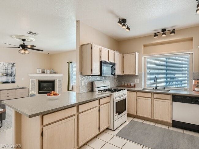 Building Photo - 6905 Squaw Mountain Dr