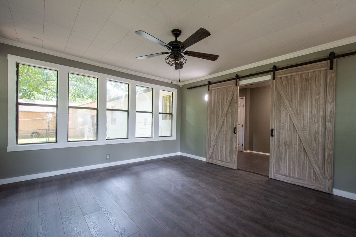 Building Photo - 1811 Linda Ln