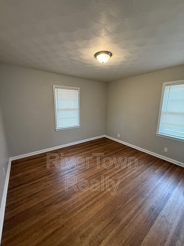 Building Photo - 4867 Dianne Dr