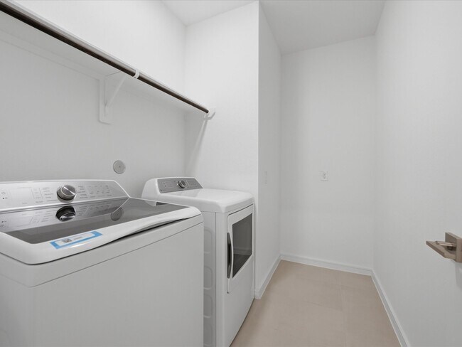 Building Photo - 359 W Rose Marie Ln