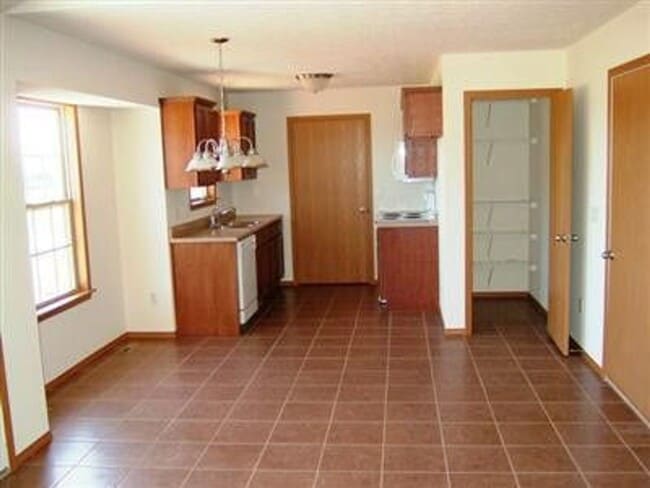 Building Photo - 3 Bedroom | 2 Bathroom | 2 Car Garage HOME...