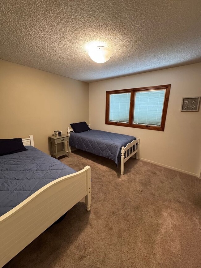 Building Photo - Fully Furnished Home Near the Beach in Gro...