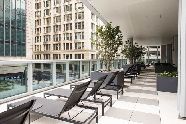 Building Photo - 60 E Randolph St