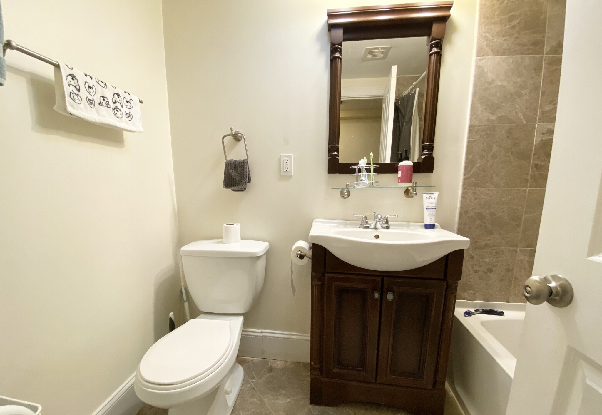 Building Photo - 178 Hillside St