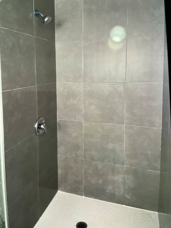 Building Photo - 16990 NE 18th Ave