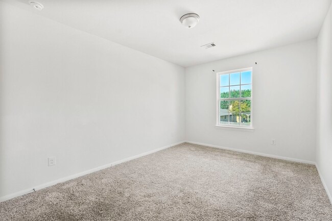 Building Photo - 7523 Parkview Dr