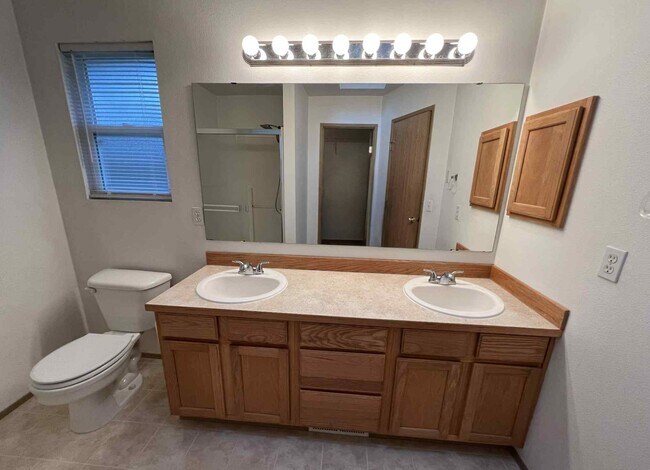 Building Photo - 2966 Sprague St