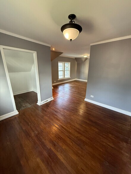 Building Photo - 412 Maple Ave