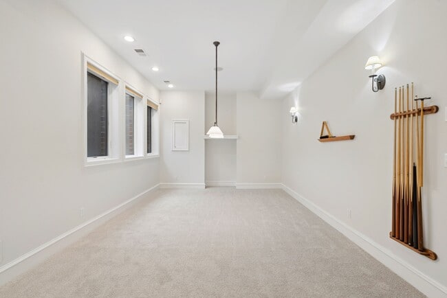 Building Photo - 400 Clayton St