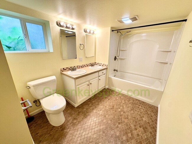 Building Photo - 806 SE 45th Ave