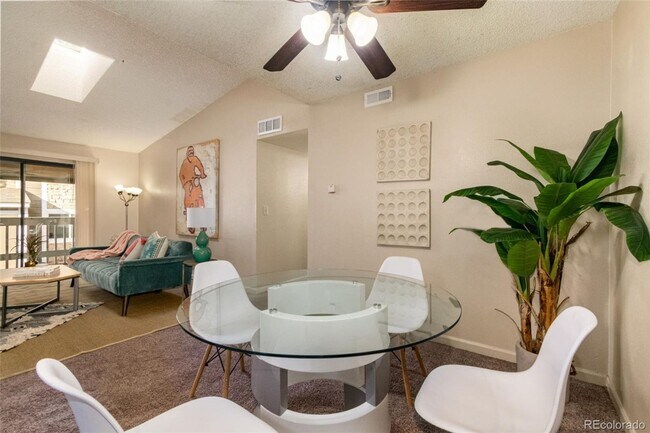 Building Photo - 3 Bed 2 Bath Updated Unit in Robinwood