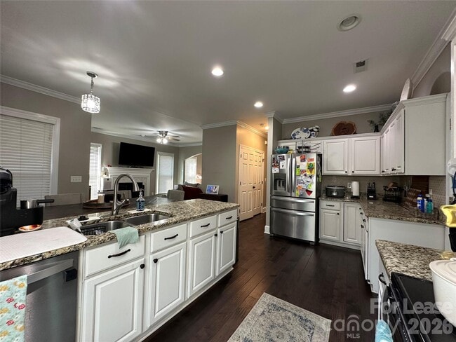 Building Photo - 819 Stargard Ct