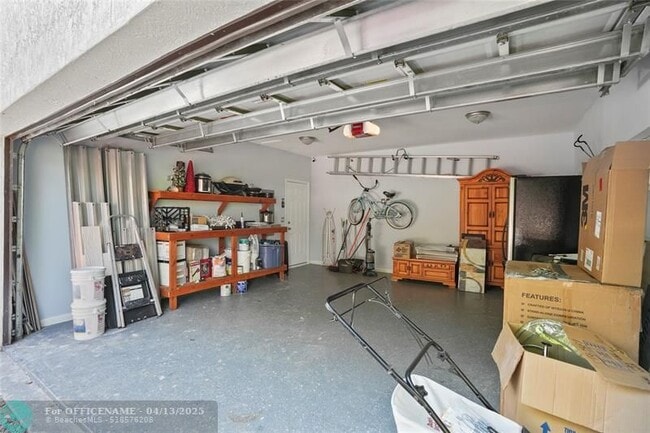 Building Photo - 833 SW 17th St