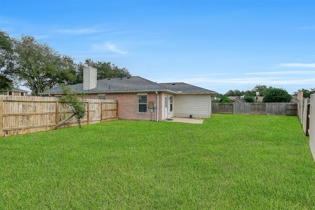 Building Photo - 6310 Macquarie Dr