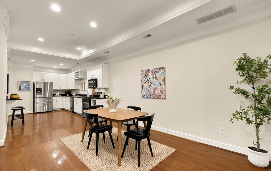 Building Photo - 1512 Park Rd NW