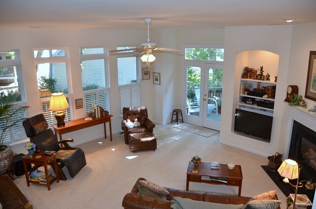 Building Photo - 2003 Izard Ct