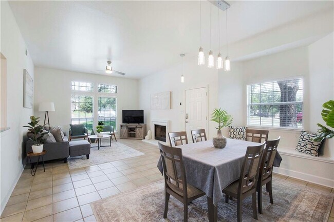 Building Photo - 11609 Rustic Rock Dr