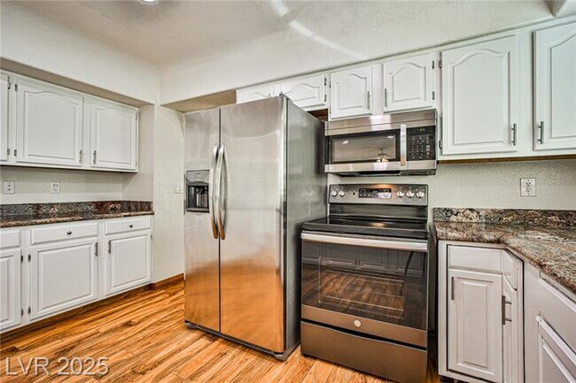 Building Photo - 6315 N Park St