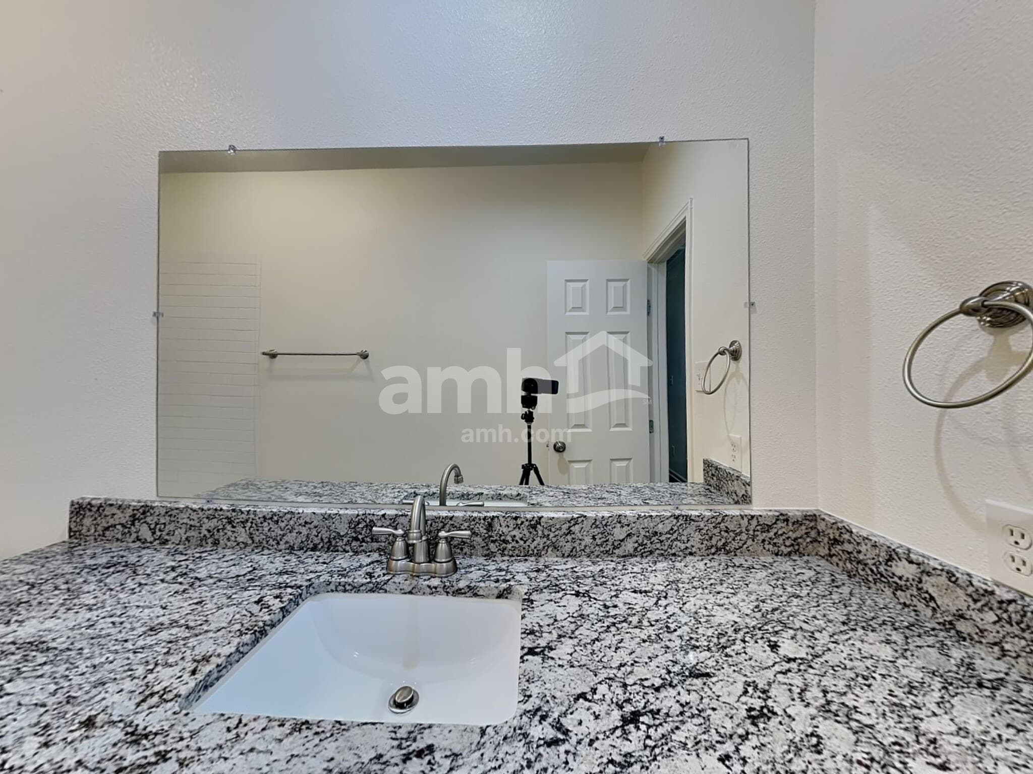 Building Photo - 1601 Oak Pl Ct