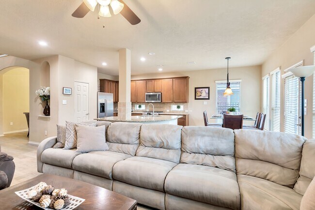 Building Photo - 10 W Lasting Spring Cir