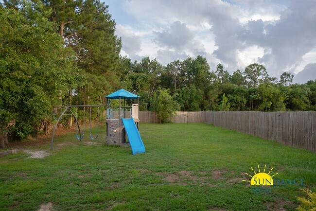 Building Photo - Stunning 3 Bedroom Home in Navarre near Highway 98!
