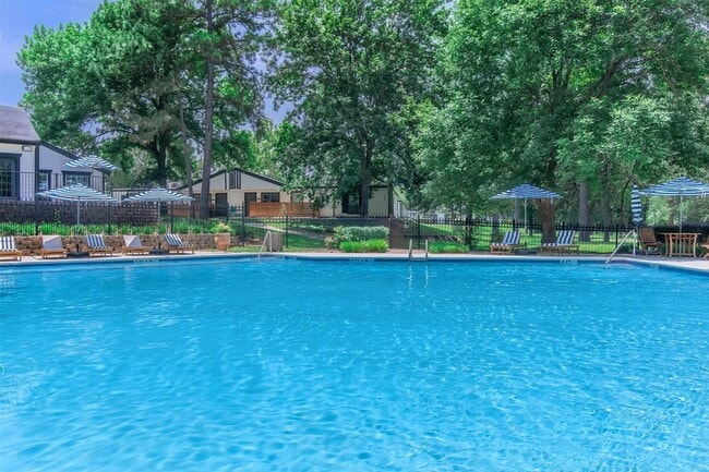 Building Photo - 18001 Cypress Trace Rd