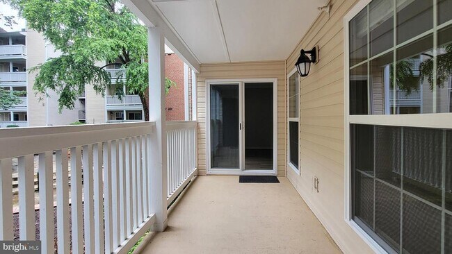 Building Photo - 1504 Lincoln Way