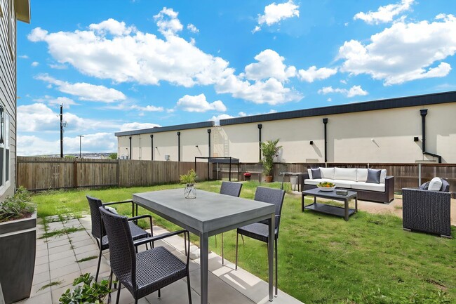 Building Photo - ***MOVE-IN SPECIAL: TWO WEEKS FREE***Spacious Two-Story Retreat on a Cul-de-Sac with Bonus Room