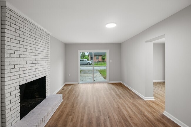 Building Photo - 102 Burdock Cir