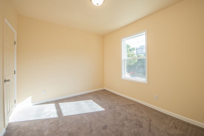 Building Photo - 144-146 Anza