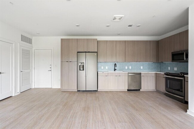 Building Photo - 4802 S Congress Ave