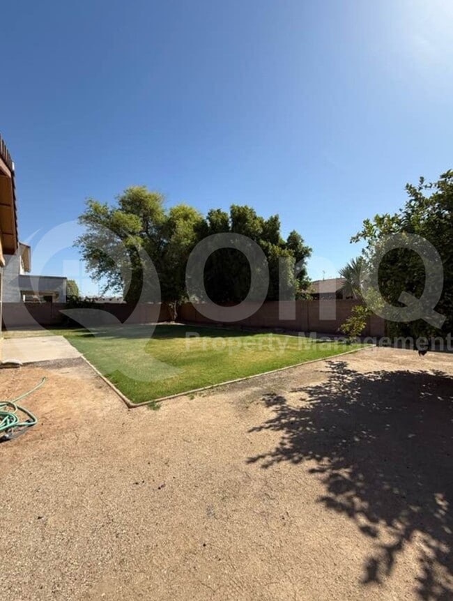 Building Photo - 1341 S Camellia Ct