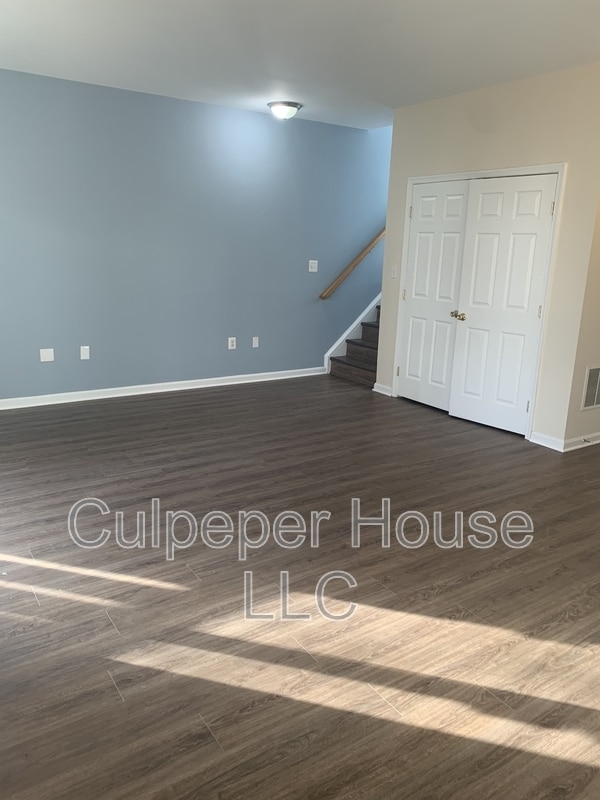 Building Photo - 43771 Maison Blanc Square