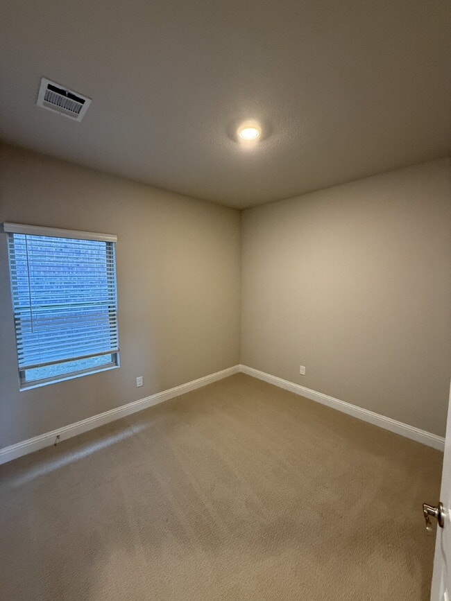 Building Photo - 3215 Sedge Grass Dr