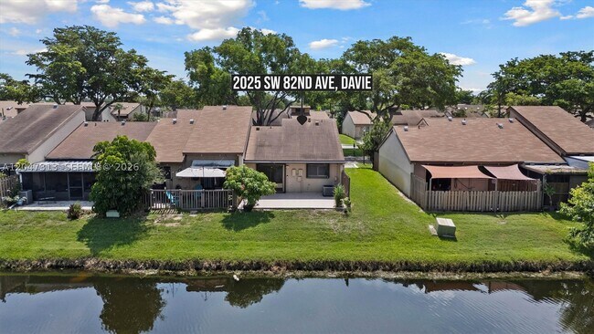 Building Photo - 2025 SW 82nd Ave