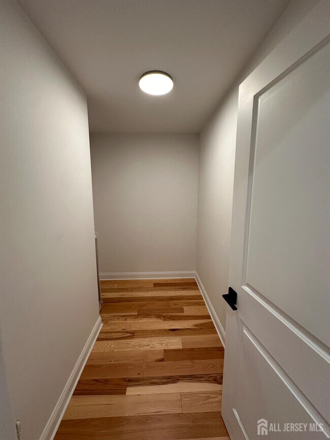 Building Photo - 6406 Fernandez Ct