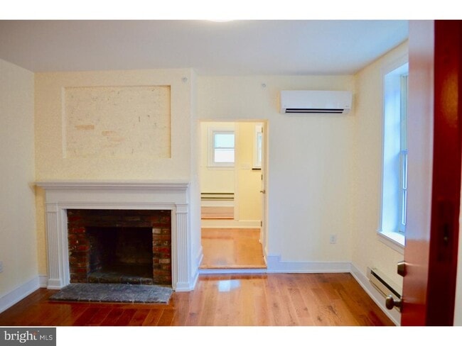 Building Photo - 510 S Front St