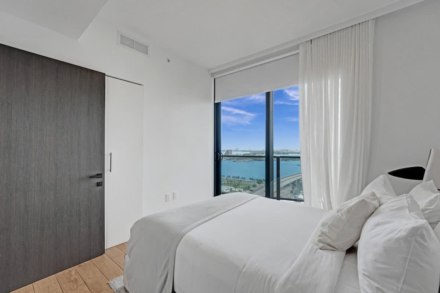 Building Photo - 398 NE 5th St