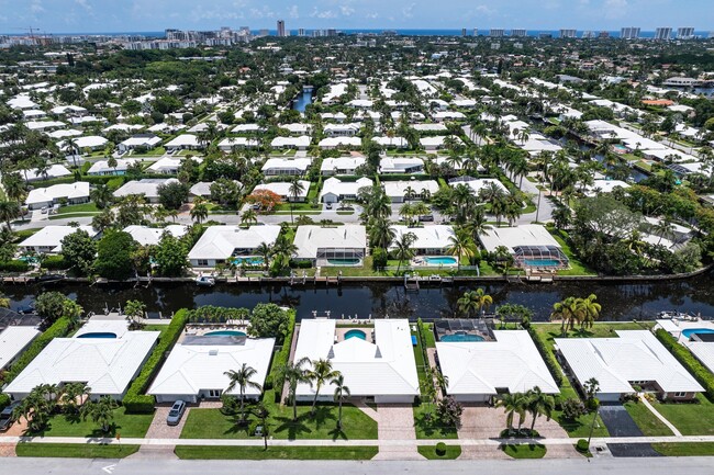 Building Photo - 1332 Tamarind Way
