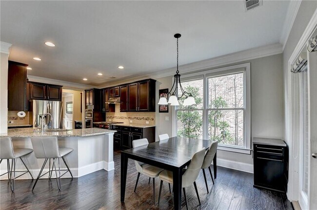 Building Photo - 11653 Parkside Ave