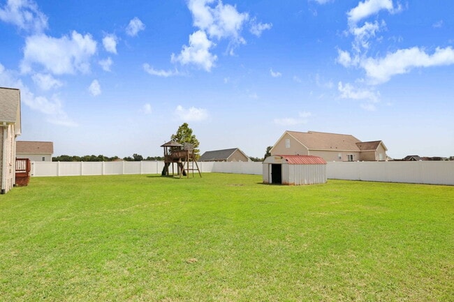 Building Photo - *DETACHED GARAGE/WORKSHOP!* Gorgeous home on HUGE acre lot in Princeton