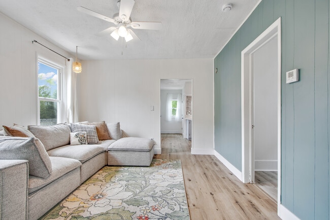 Building Photo - 34 Livingston St