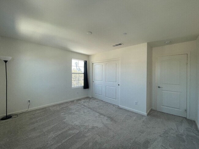 Building Photo - 5-Bedroom Home, Including In-Law Suite, in...
