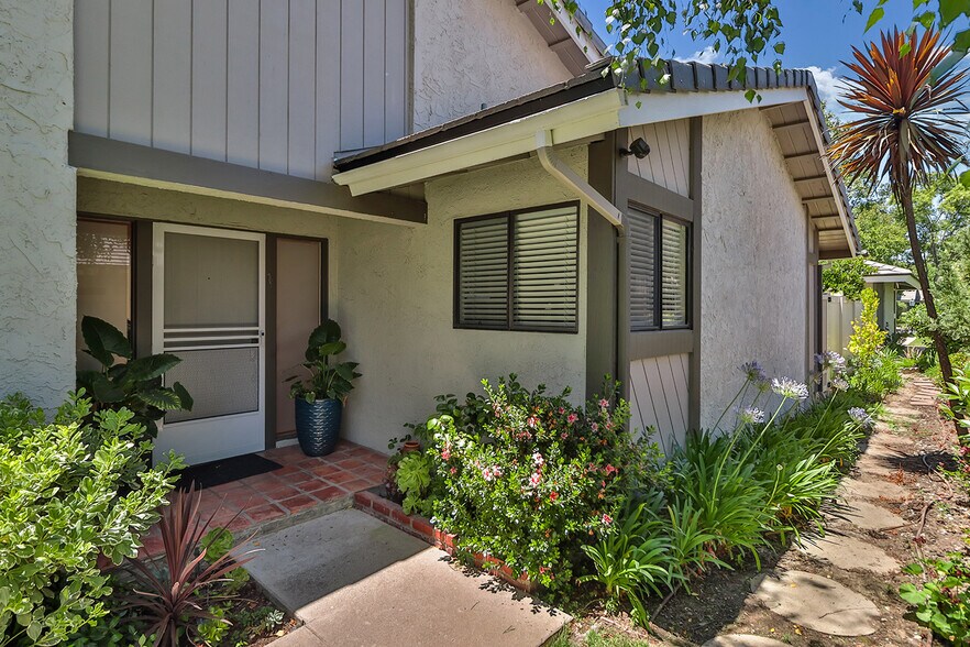 Building Photo - 1243 Clippers Cir