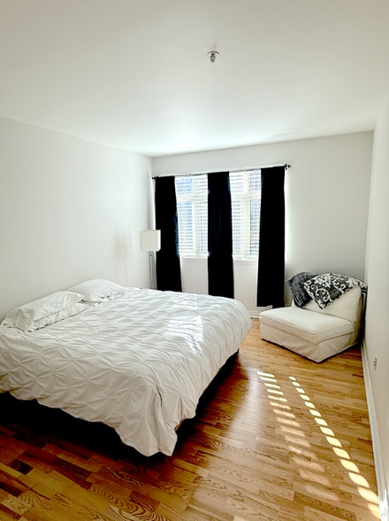 Building Photo - 2700 E Cherry Creek S Dr