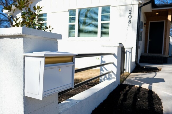 Building Photo - Custom Design Home in Greenville w/ Lawn Care included!